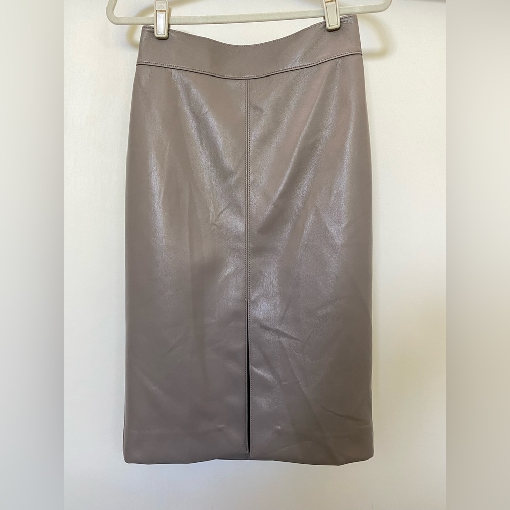 Aritzia Babaton Pegu Vegan Leather Skirt – Taupe
